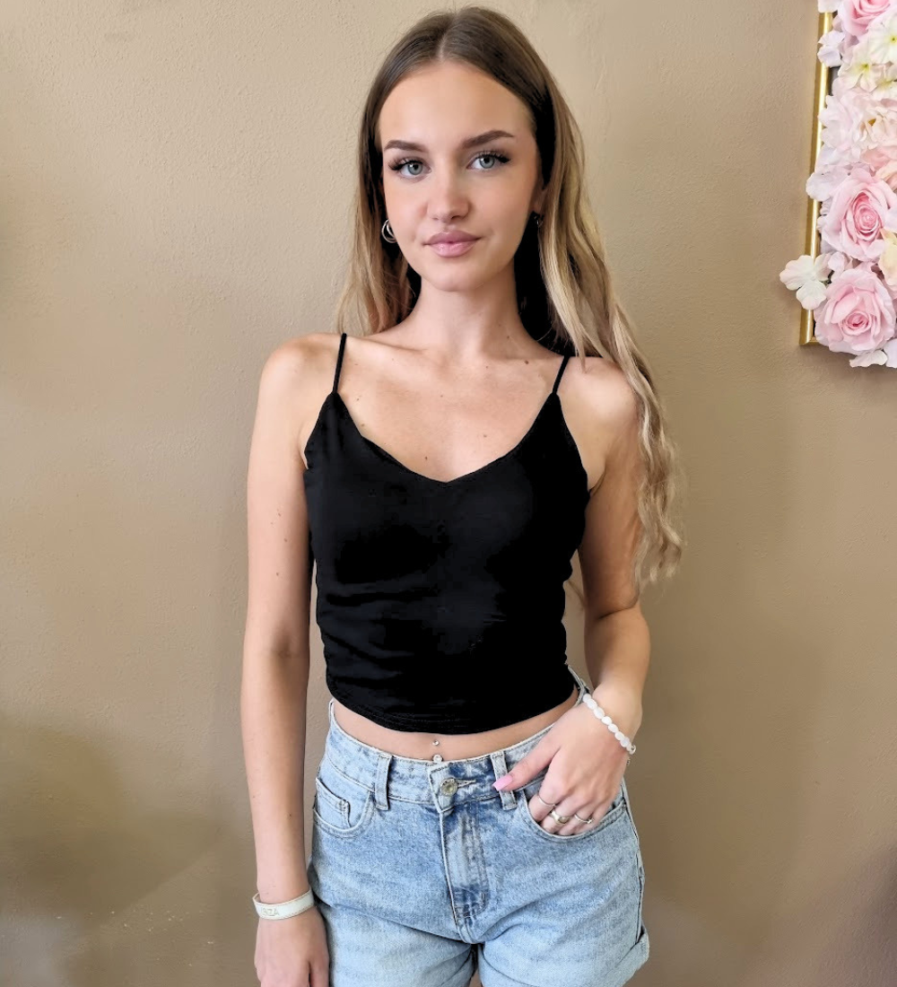 Crop Top Soft Touch con Coppe Integrate e Spalline Sottili