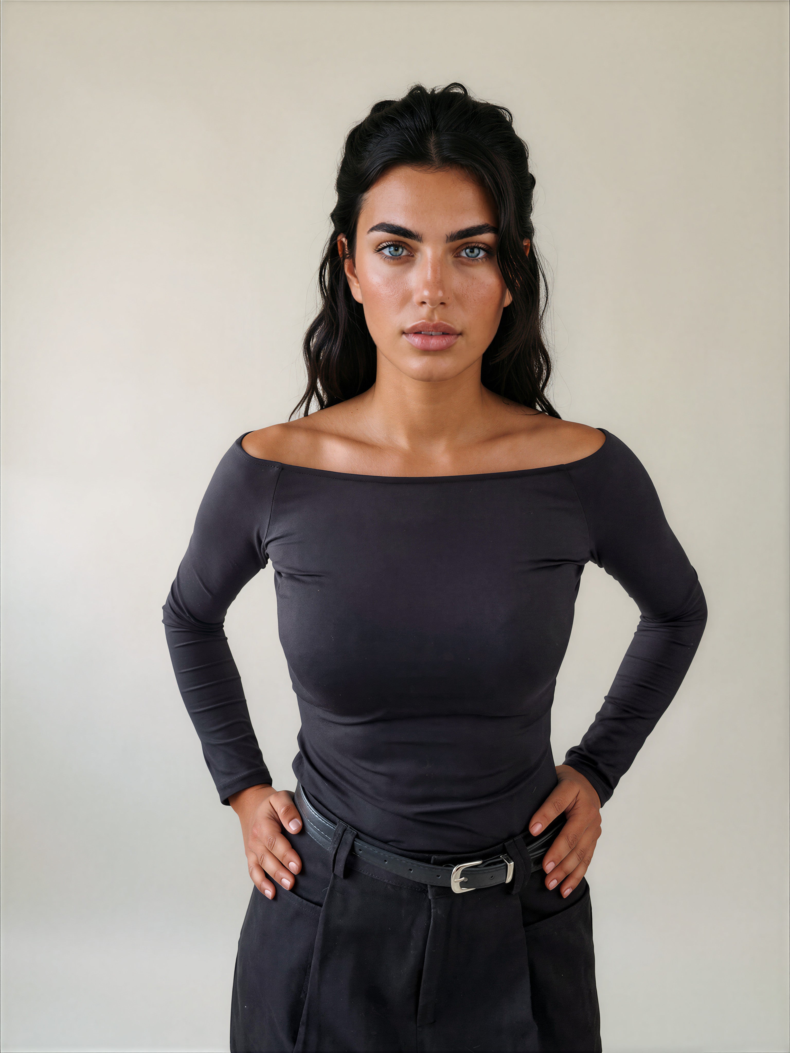 Top a Maniche Lunghe con Scollo Barca