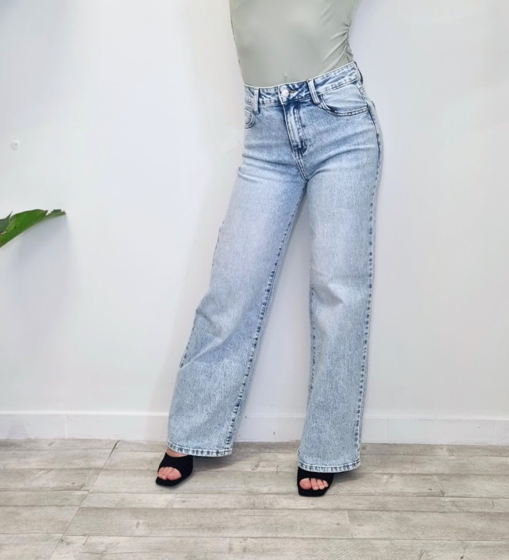 Jeans Wide Leg "Diamond Back" – Denim Chiaro con Tasche Strass