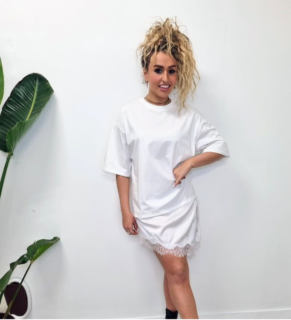 T-Shirt Oversize con Inserto in Seta e Pizzo