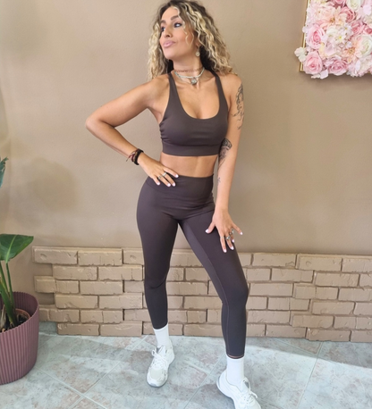 Set Sportivo Performance: Top con Coppe Preformate + Leggings High-Waist