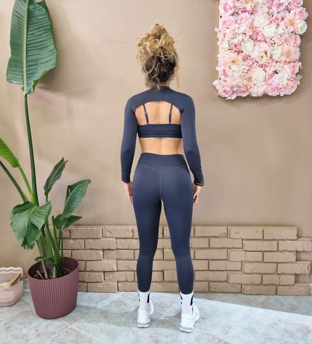 Completo Sporty-Chic 3 Pezzi – Coprispalla, Top & Leggings