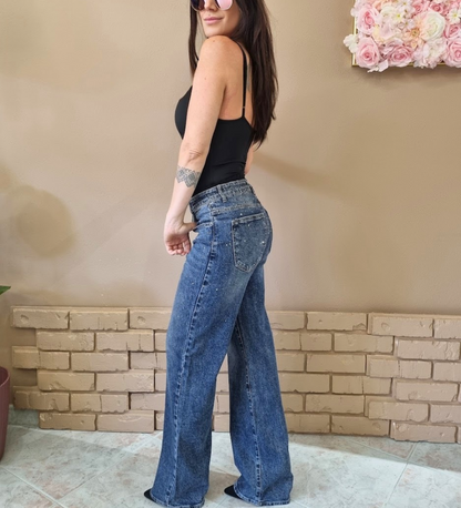 Jeans YARA Straight Leg con Dettagli Strass Luminosi
