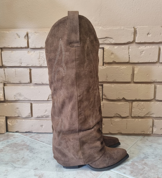 Stivali Camperos Slouchy in Camoscio con Ricami Western