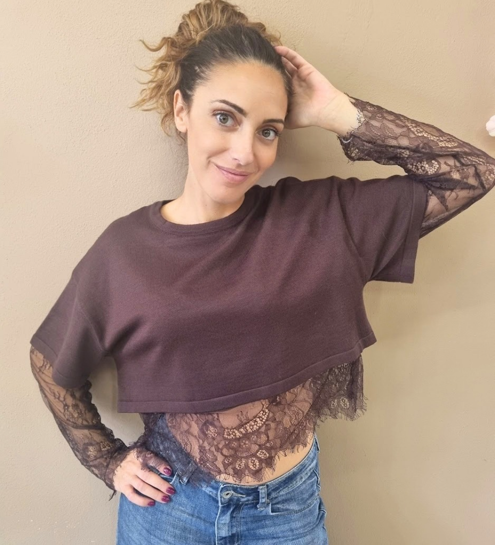 Maglia Cropped con Maniche e Dettagli in Pizzo