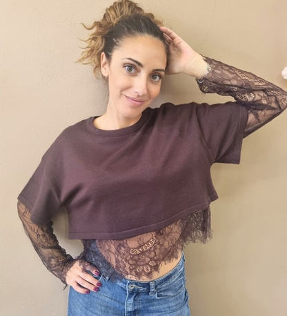 Maglia Cropped con Maniche e Dettagli in Pizzo