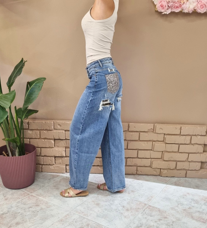 Jeans Barrel con Tasca Animalier Glitter & Dettagli Cut-Out