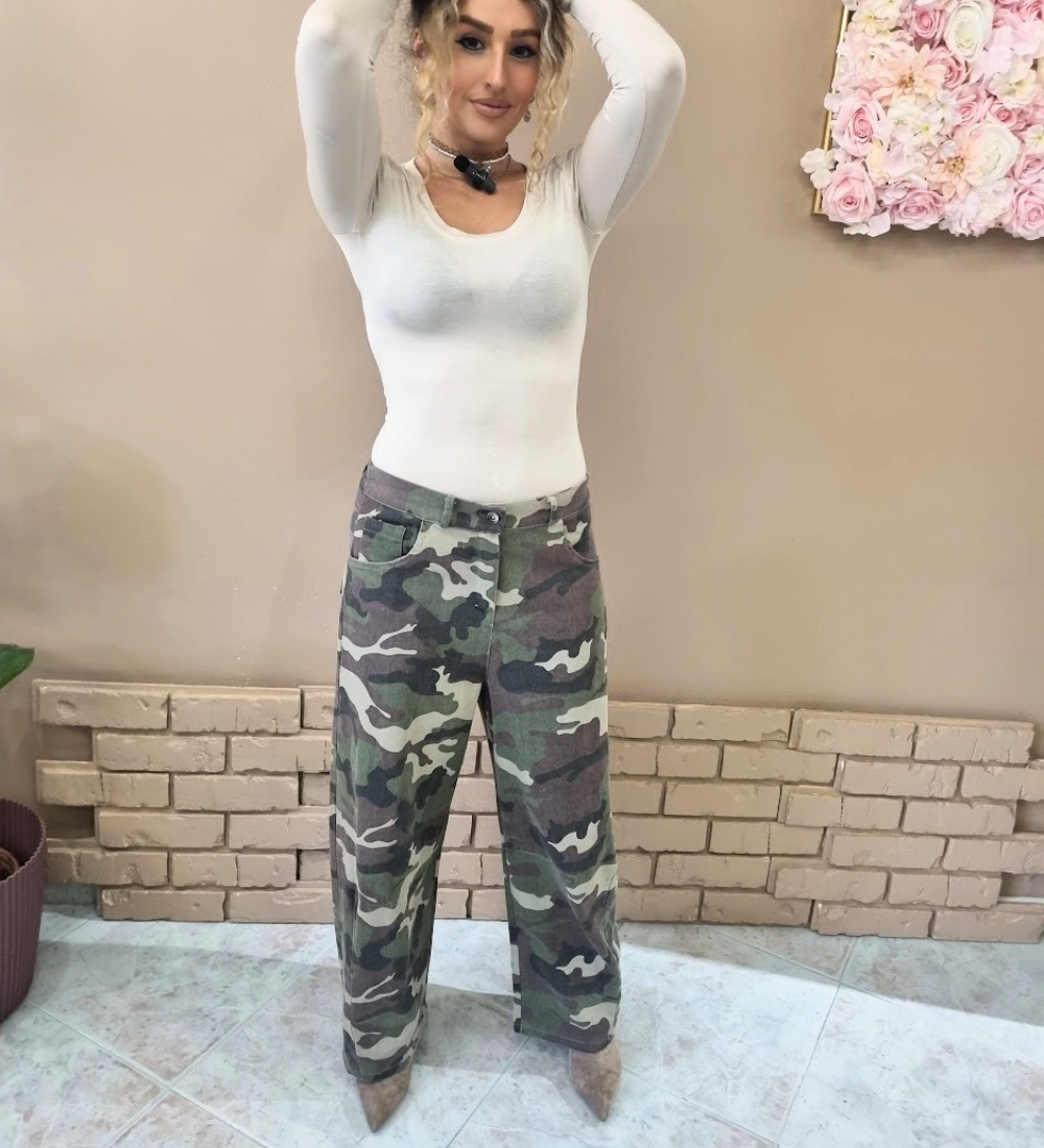 Pantalone Cargo a Palazzo in Fantasia Militare Camouflage