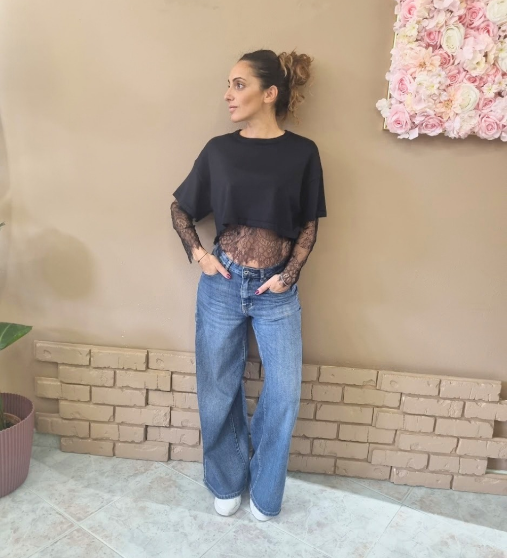 Maglia Cropped con Maniche e Dettagli in Pizzo