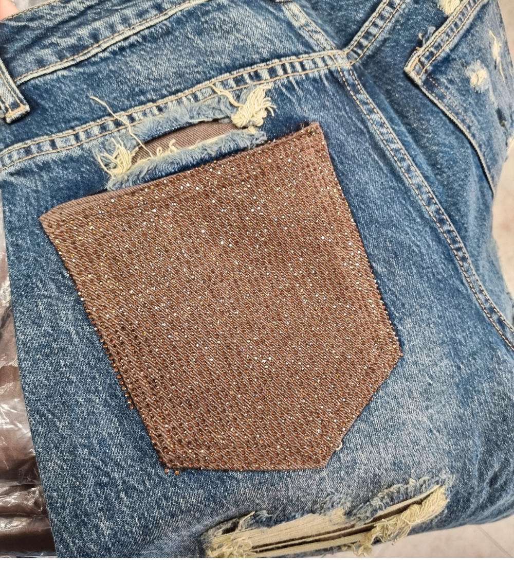 Jeans Balloon con Dettagli Glitz & Patch Marroni