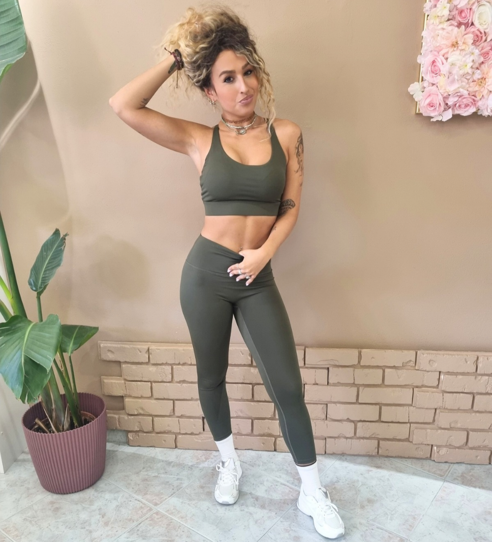 Set Sportivo Performance: Top con Coppe Preformate + Leggings High-Waist