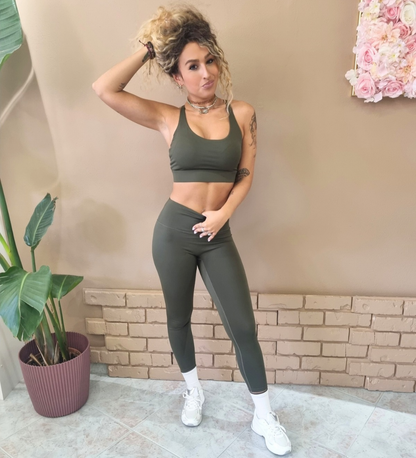 Set Sportivo Performance: Top con Coppe Preformate + Leggings High-Waist
