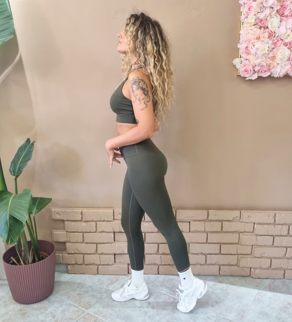 Set Sportivo Performance: Top con Coppe Preformate + Leggings High-Waist