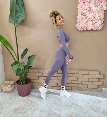 Completo Sporty-Chic 3 Pezzi – Coprispalla, Top & Leggings