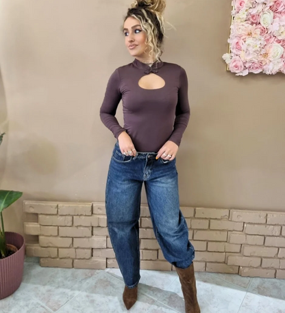 Maglia Freya Maniche Lunghe con Scoltro Cut-Out e Dettaglio a Collo Alto