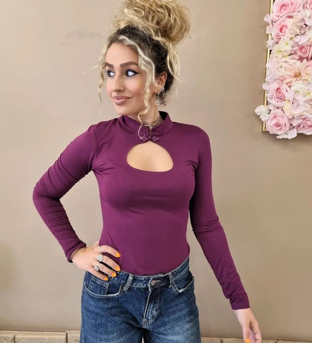 Maglia Freya Maniche Lunghe con Scoltro Cut-Out e Dettaglio a Collo Alto