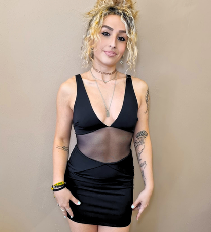 Vestito Corto Effetto Due Pezzi con Inserto in Mesh – Nero