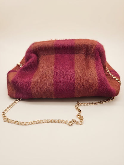 Borsa Pochette Effetto Pelliccia con Tracolla a Catena Rimovibile