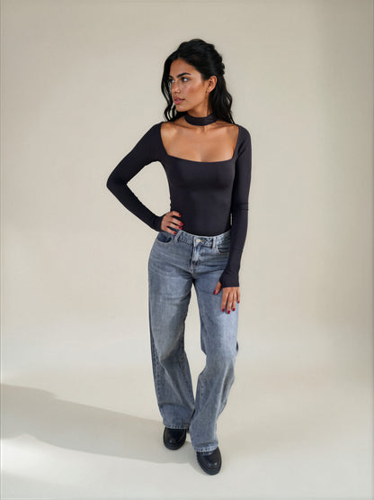 Body Elasticizzato con Scollo Quadro e Choker