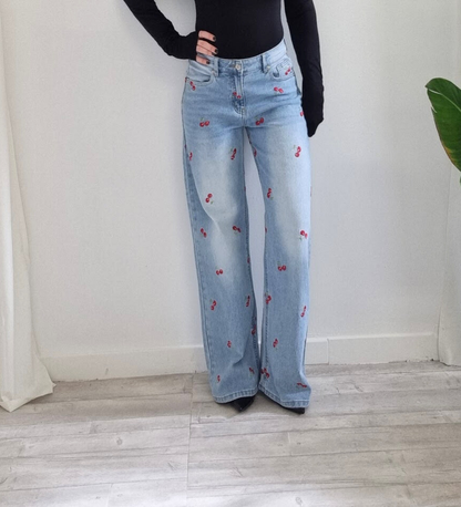 Jeans Wide Leg con Ricamo Ciliegie