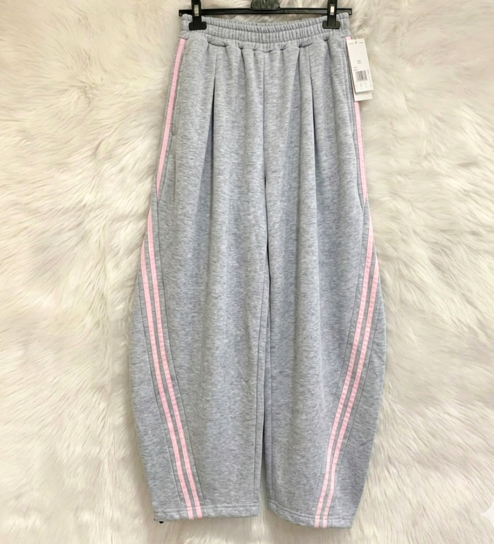 Pantaloni Jogger Wide-Leg con Bande Laterali – Il Mix Perfetto tra Comfort e Tendenza