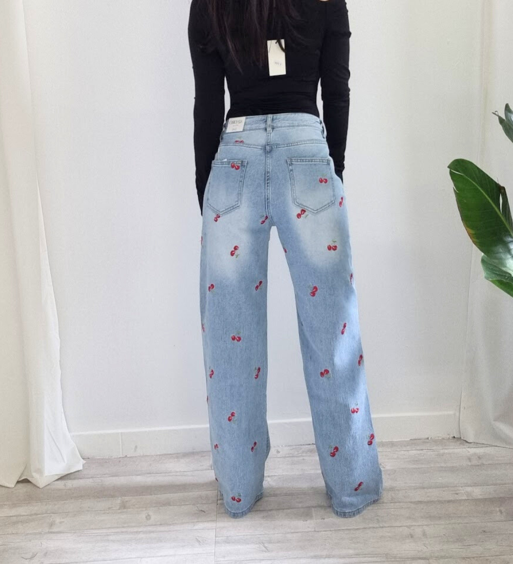 Jeans Wide Leg con Ricamo Ciliegie