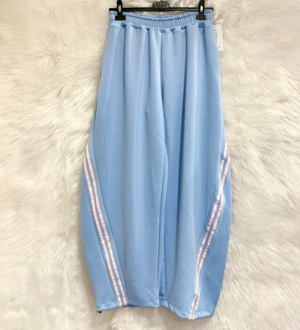 Pantaloni Jogger Wide-Leg con Bande Laterali – Il Mix Perfetto tra Comfort e Tendenza