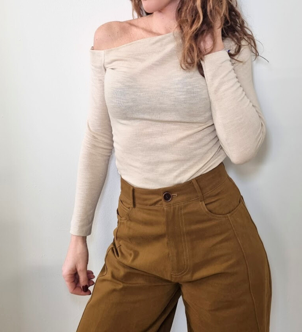 Maglia Off-The-Shoulder in Texture Fiammata
