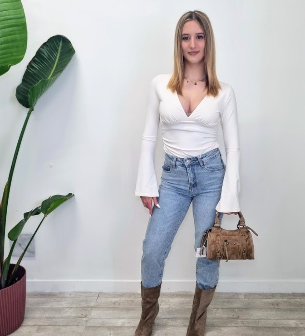 Jeans "Glow Back" – Denim Lavaggio Chiaro con Tasche Strass