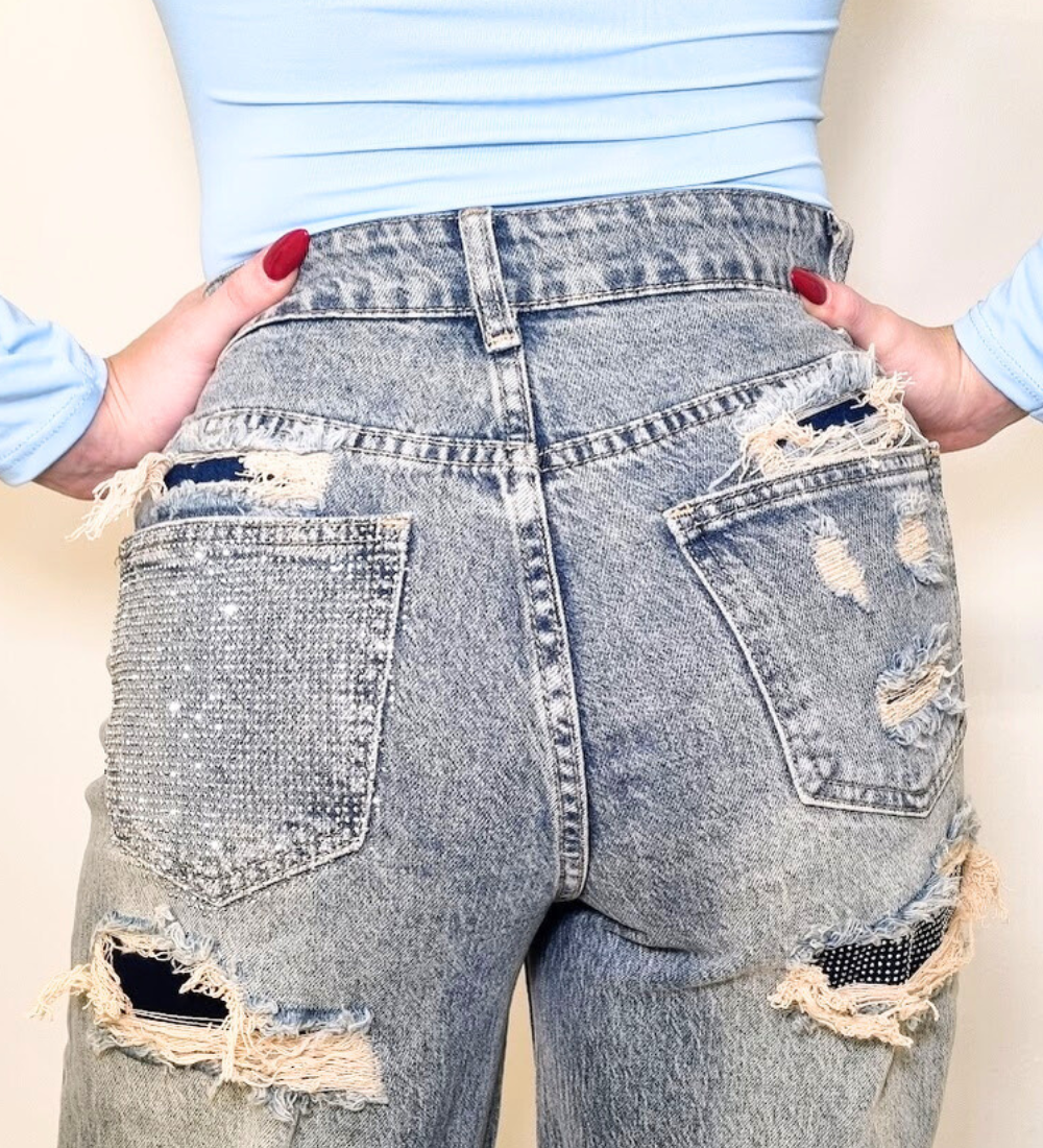 Jeans Wide-Leg "Crystal & Rebel" – Denim Strutturato con Strass e Strappi