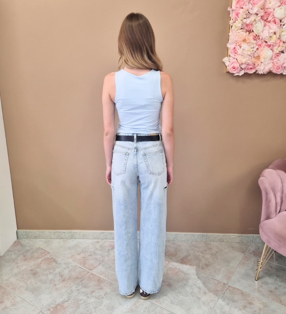 Jeans  con Dettagli Strappati Laterali
