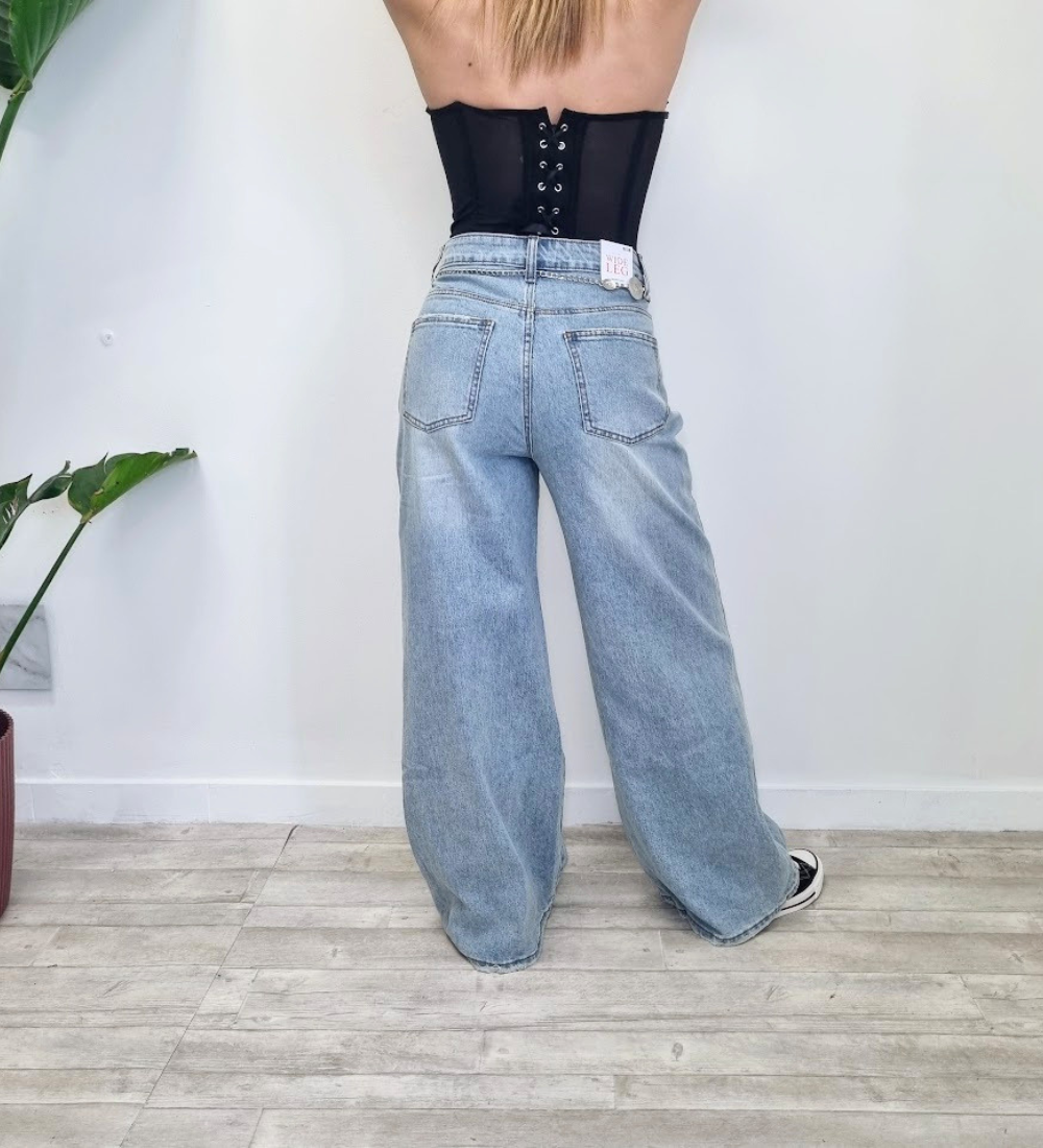 Jeans Wide-Leg Lavaggio Chiaro Con Cintura A Catena
