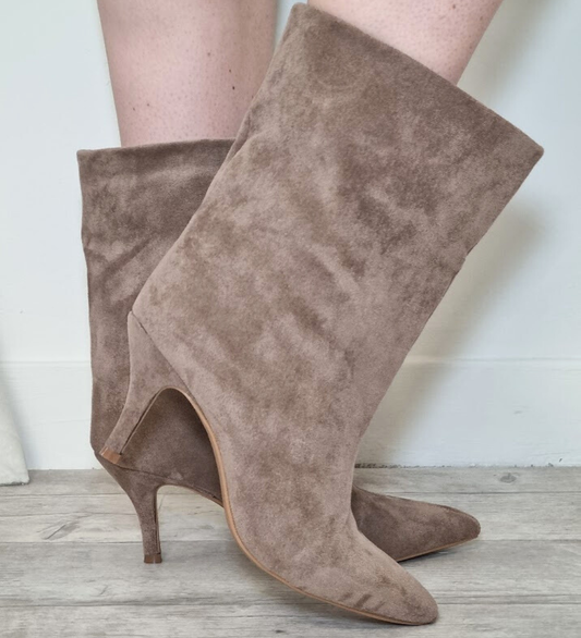 Stivaletto scamosciato con Tacco Kitten