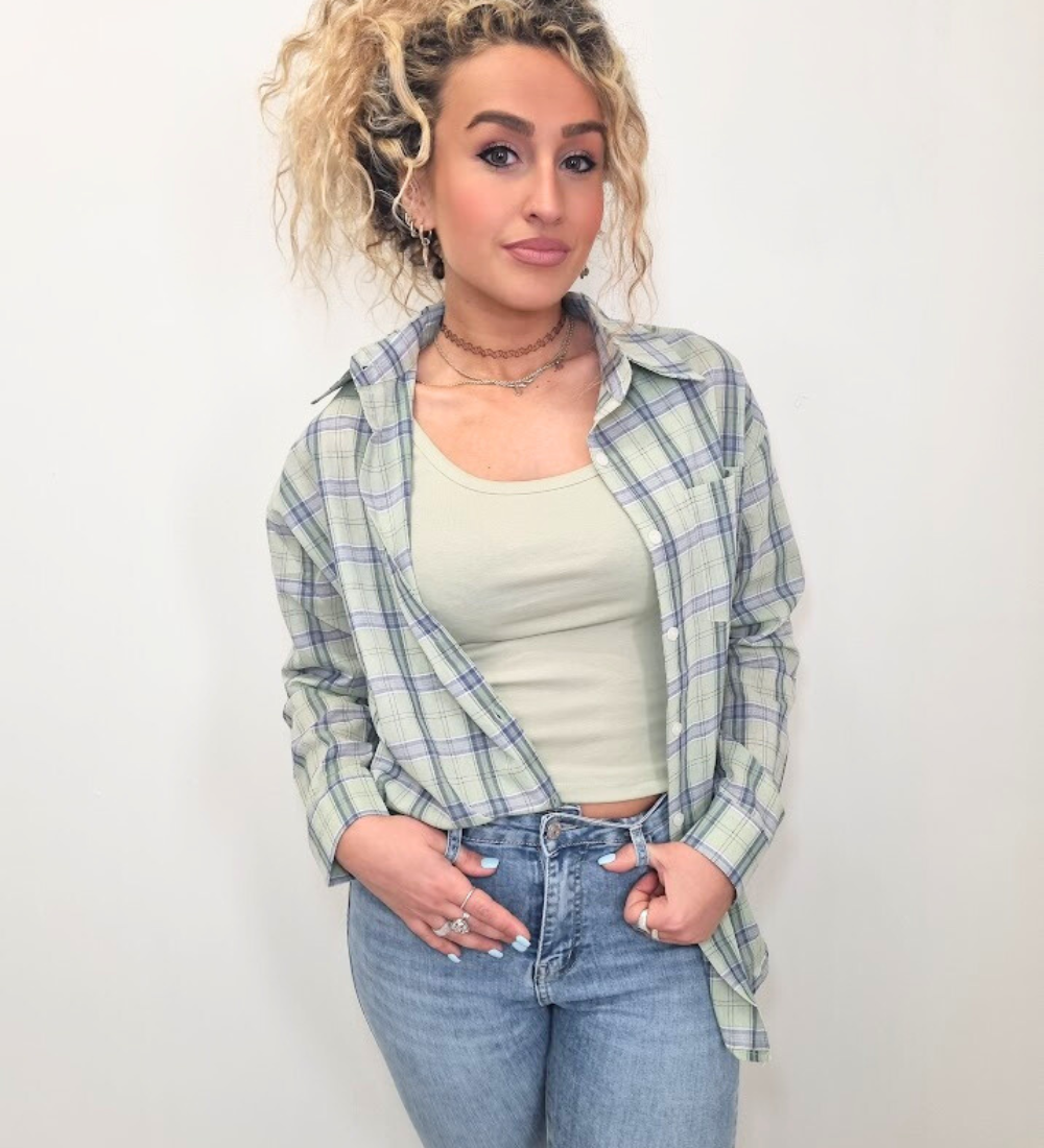 Combo Urban Casual: Camicia a Quadri & Top Crop
