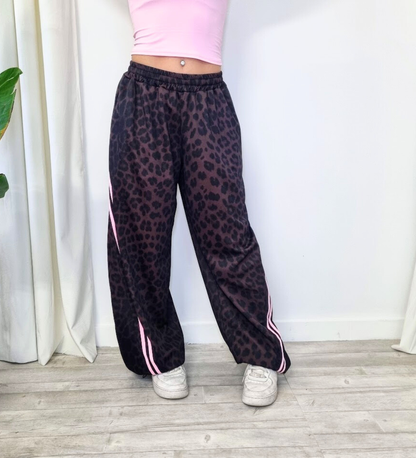Pantaloni Jogger Wide-Leg con Bande Laterali – Il Mix Perfetto tra Comfort e Tendenza
