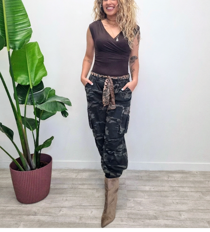 Pantaloni Cargo Camouflage con Effetto Lavato