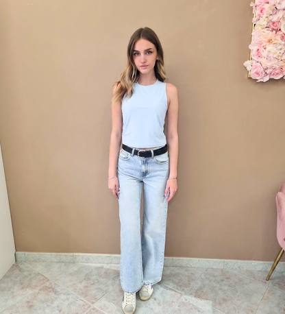Jeans  con Dettagli Strappati Laterali