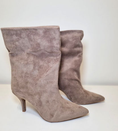 Stivaletto scamosciato con Tacco Kitten