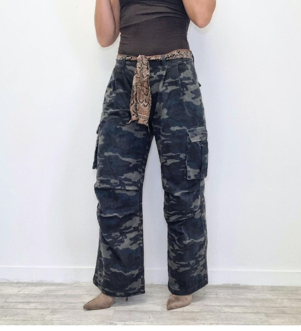 Pantaloni Cargo Camouflage con Effetto Lavato