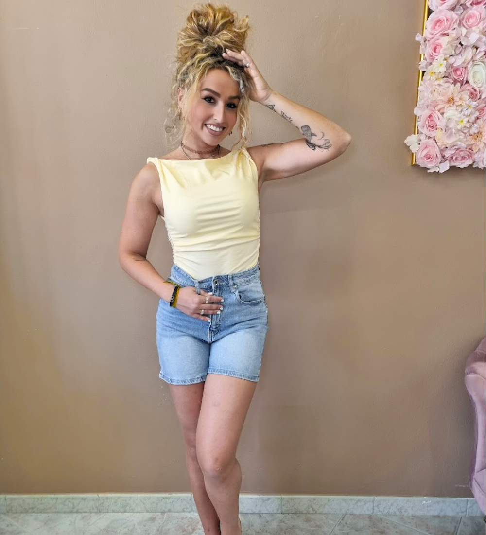 Shorts Denim con Tasca gialla e Strass