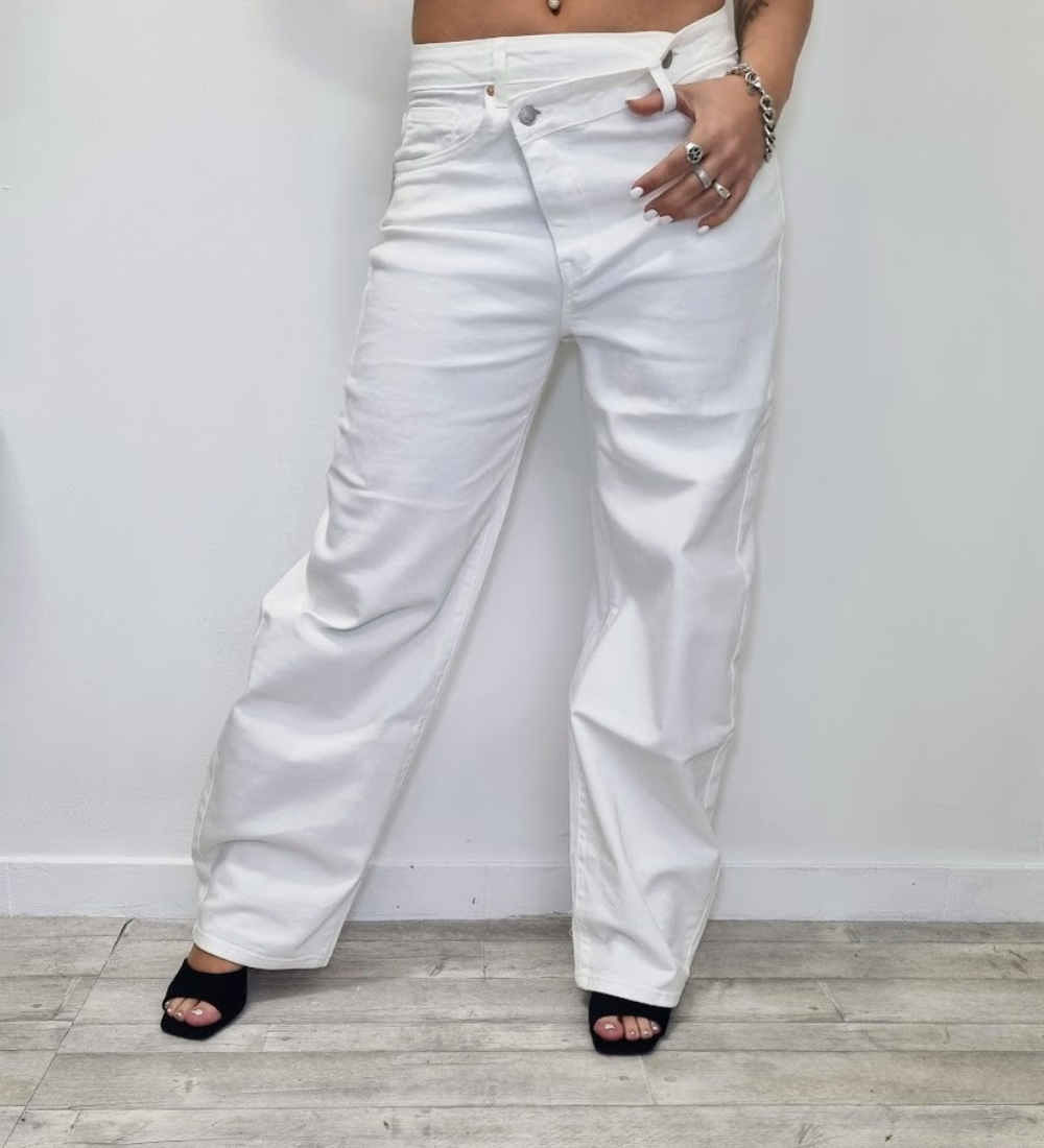 Jeans Wide Leg "Asymm White" – Taglio Asimmetrico