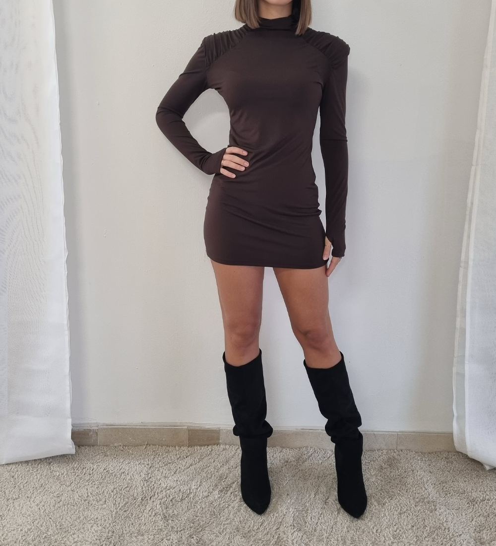 Abito Corto a Collo Alto con Spalla Arricciata