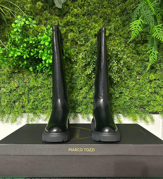 Marco Tozzi – Stivale Nero con Suola Carrarmato